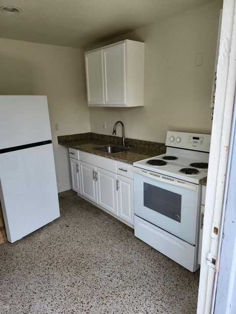 1401 G Terrace - Photo 1