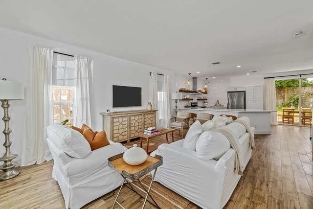 13531 Fountain View Boulevard - Photo 1