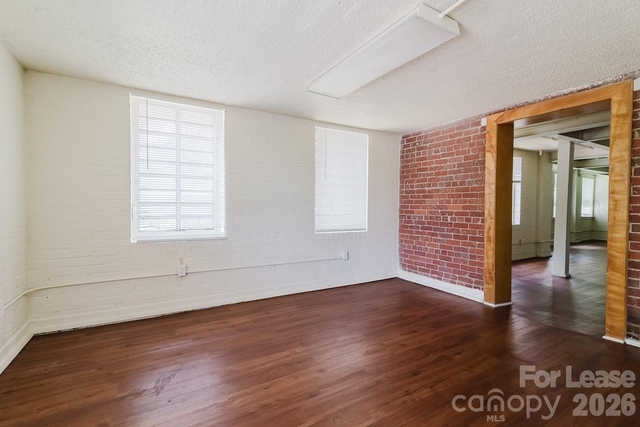 203 W Liberty Street - Photo 1