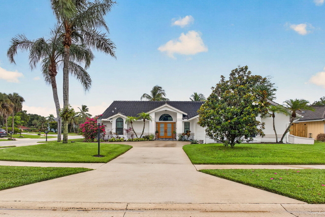 12897 La Rochelle Circle - Photo 1