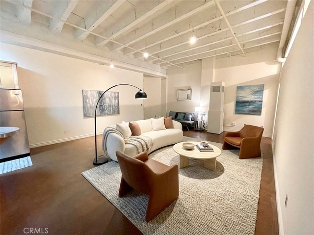 312 W 5th Street - Photo 1