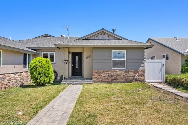 1325 W Ash - Photo 1