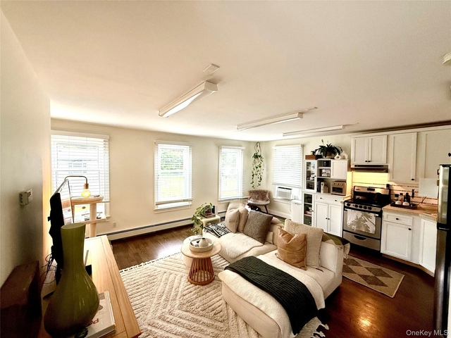 9 Oyster Bay Road - Photo 1