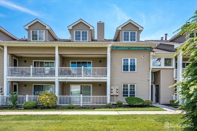 906 Montague Avenue - Photo 1