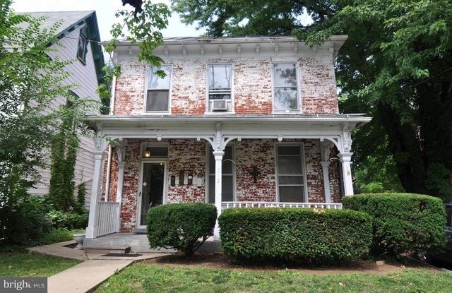 515 N Loudoun Street - Photo 1