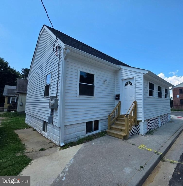 75 Hedge Street - Photo 1
