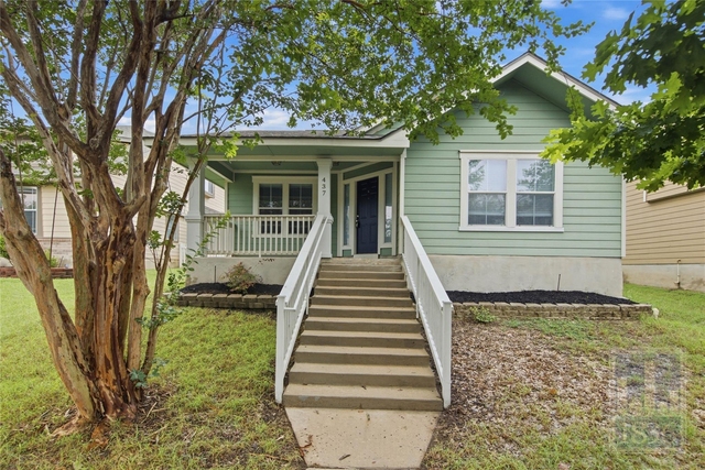 437 Sampson - Photo 1