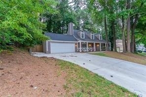 135 Barrington Drive E - Photo 1