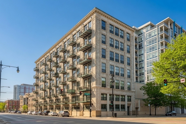 1801 S Michigan Avenue - Photo 1