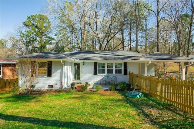 1496 Woodland Avenue Se - Photo 1
