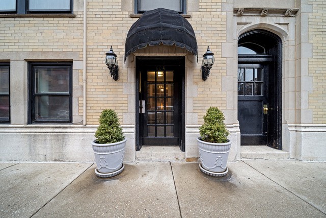 604 W Addison Street - Photo 1