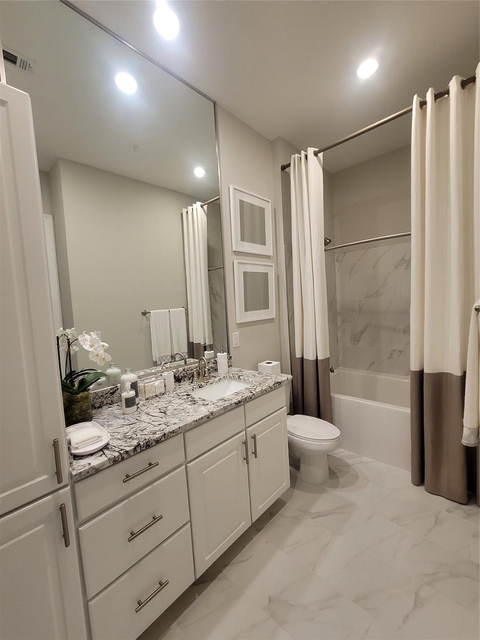 2111 Austin Street - Photo 1