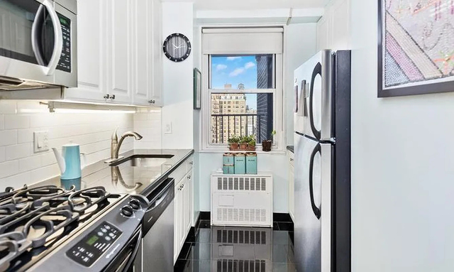 94th Street - Photo 1