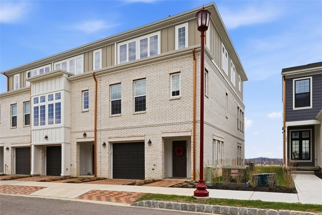 104 Founders Street - Photo 1