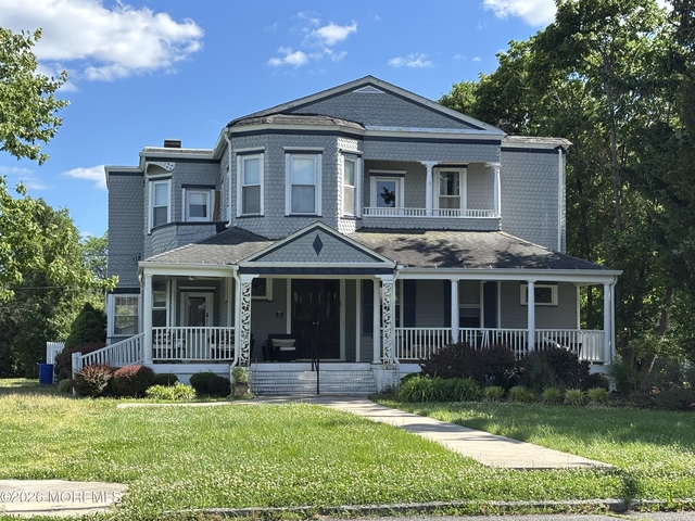 64 Hollywood Avenue - Photo 1