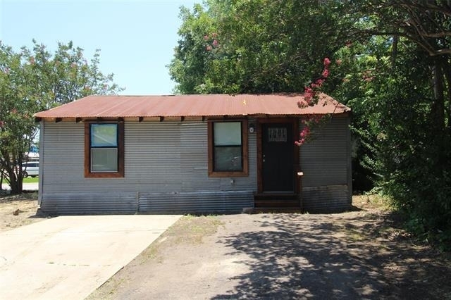 213 N Waldrip - Photo 1