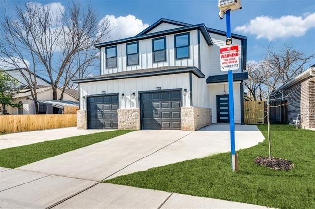 837 Stamps Avenue - Photo 1