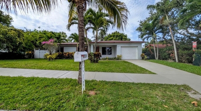 1719 15th Avenue N - Photo 1