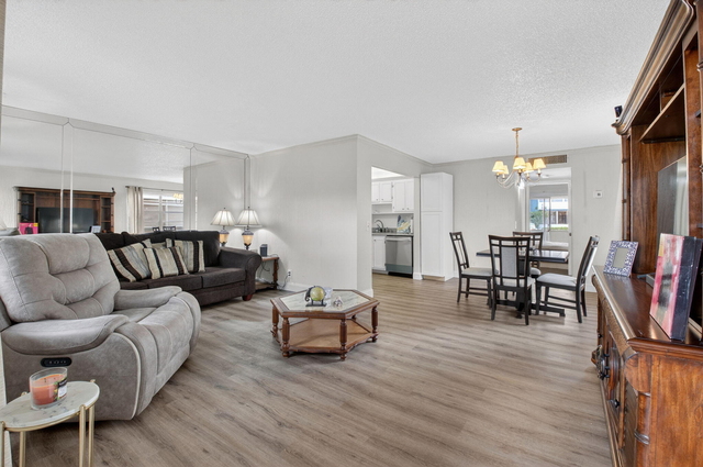 111 Normandy Lane - Photo 1