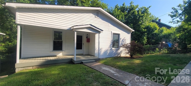 212 E Bell Street - Photo 1