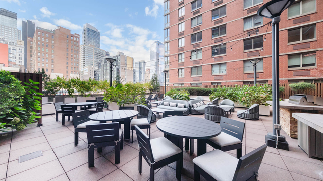 400 West 37th St - Photo 1