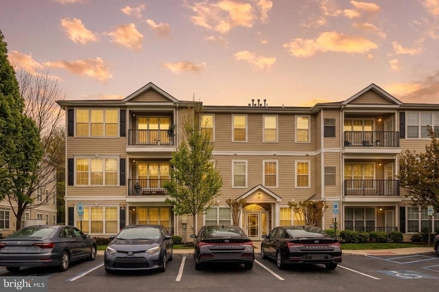 121 Kyle Way - Photo 1