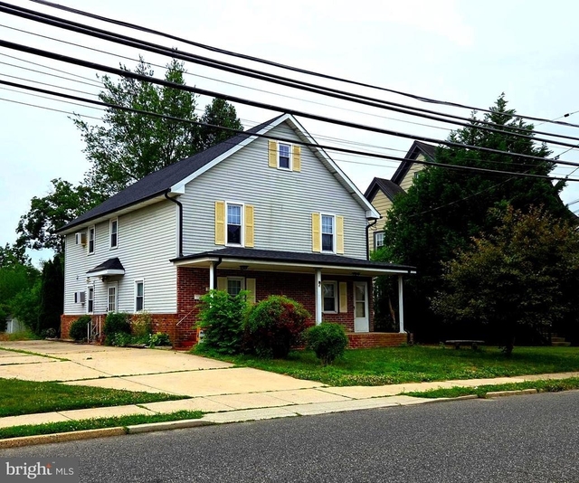 229 W Holly Avenue - Photo 1