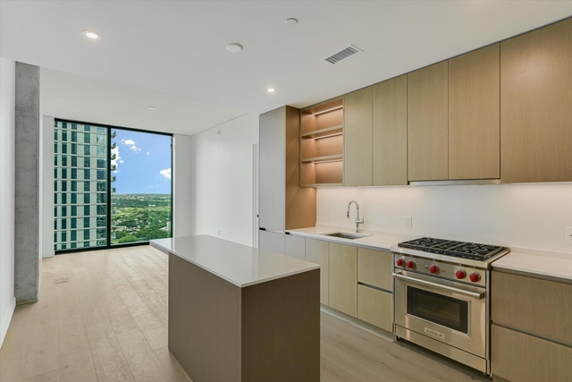 610 Davis St - Photo 1