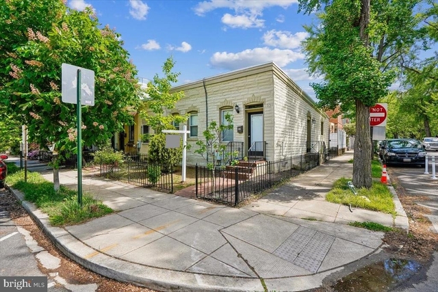 1339 C Street Ne - Photo 1