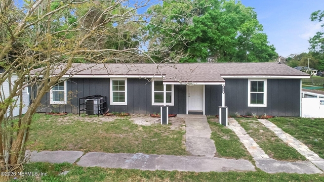 1422 Stafford Street - Photo 1