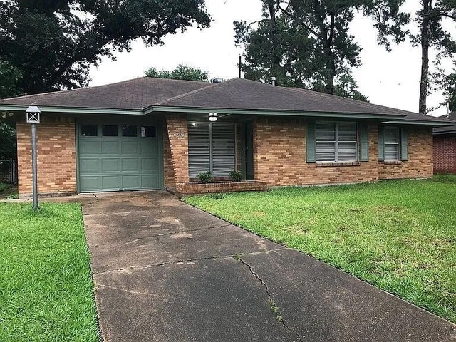 946 Stonecrest Drive - Photo 1