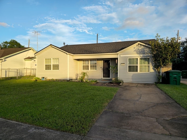 12422 Coulson Street - Photo 1