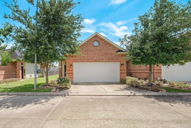 912 Sweet Pine Drive - Photo 1