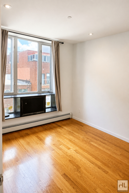 Britton Avenue - Photo 1