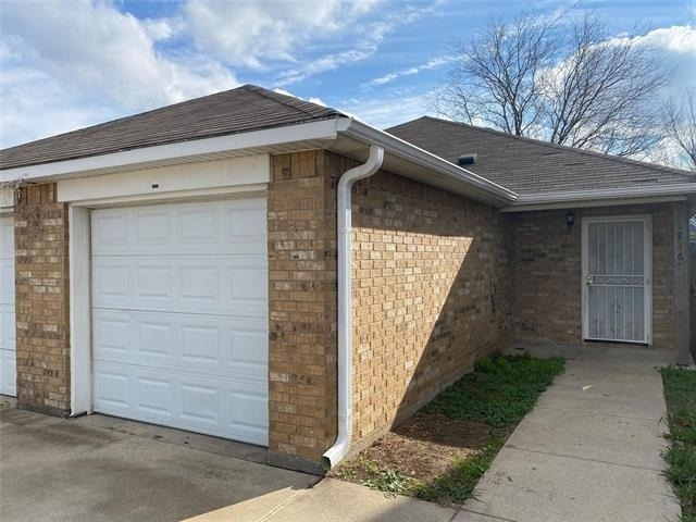1816 Bessie Street - Photo 1