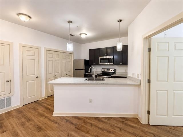 1910 Bennett Avenue - Photo 1