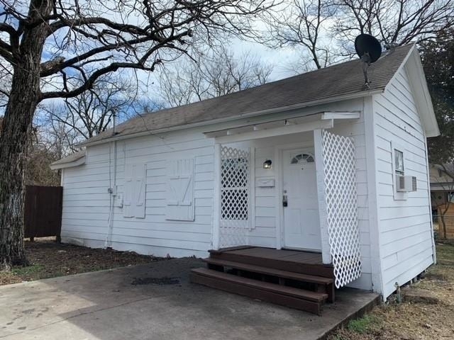 1102 E Lamar Street - Photo 1