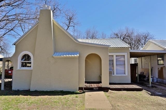 825 Palm Street - Photo 1