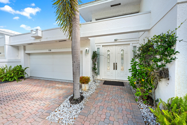 114 Waters Edge Drive - Photo 1