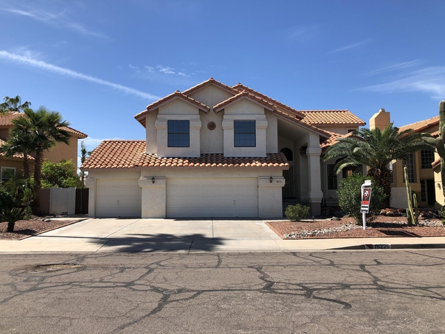 16226 S 37th Way - Photo 1