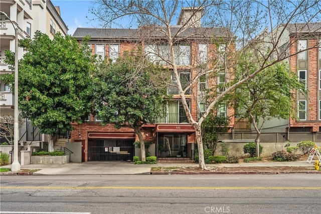 532 N Rossmore Avenue - Photo 1