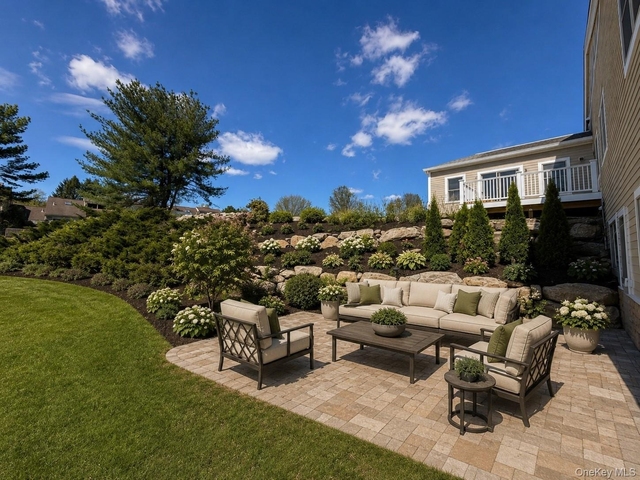 904 Oakridge Common - Photo 1