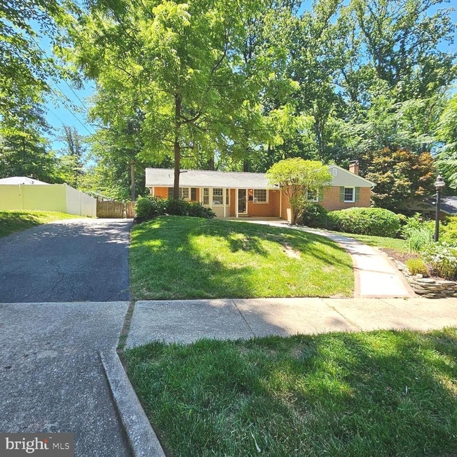 8925 Falling Creek Court - Photo 1
