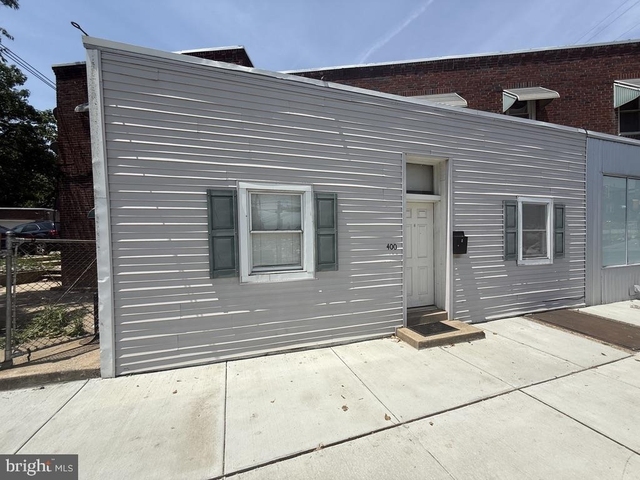 402 N Springfield Road - Photo 1