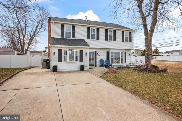 7710 Greenbrier Road - Photo 1