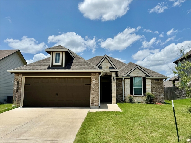 808 Fallbrook Dr - Photo 1