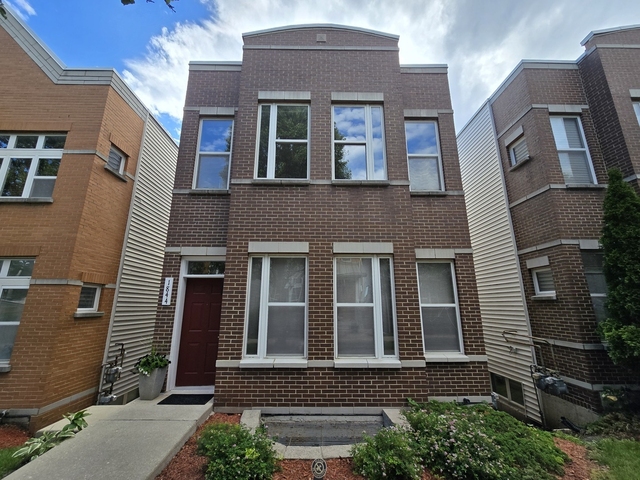 1844 N Lockwood Avenue - Photo 1