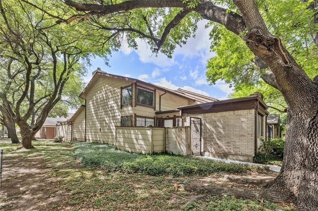 12528 Wellington Park Drive - Photo 1