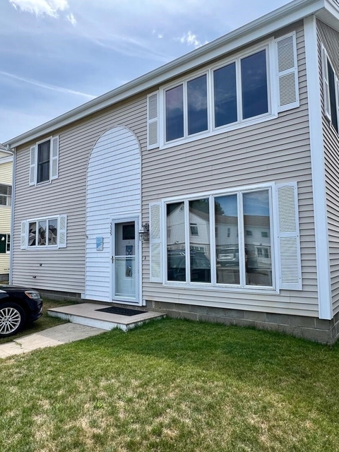 339 Woodstock - Photo 1