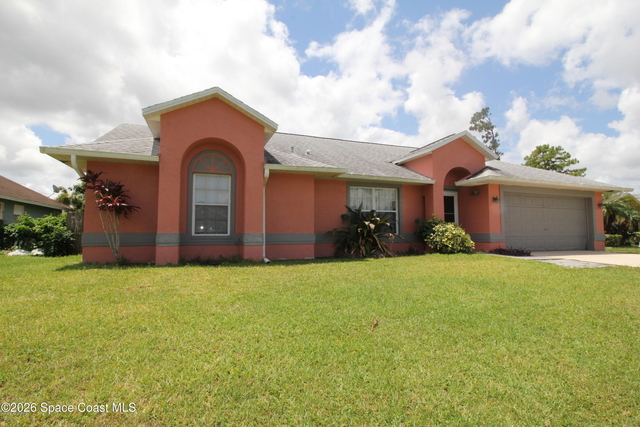 1660 Wake Forest Road Nw - Photo 1